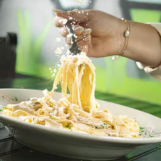 Mama's Alfredo.