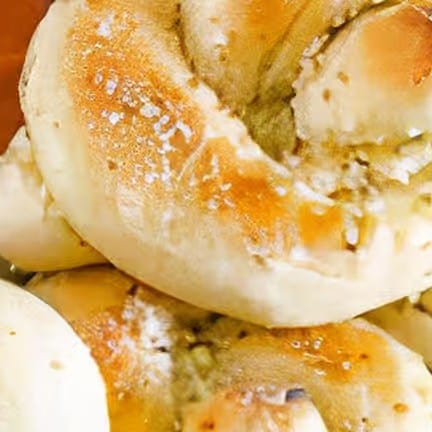 Mama's Garlic Knots.